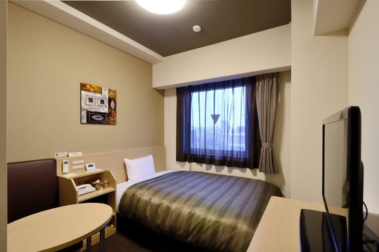 Hotel Route-Inn Kitakyushu-Wakamatsu Ekihigashi Exterior foto